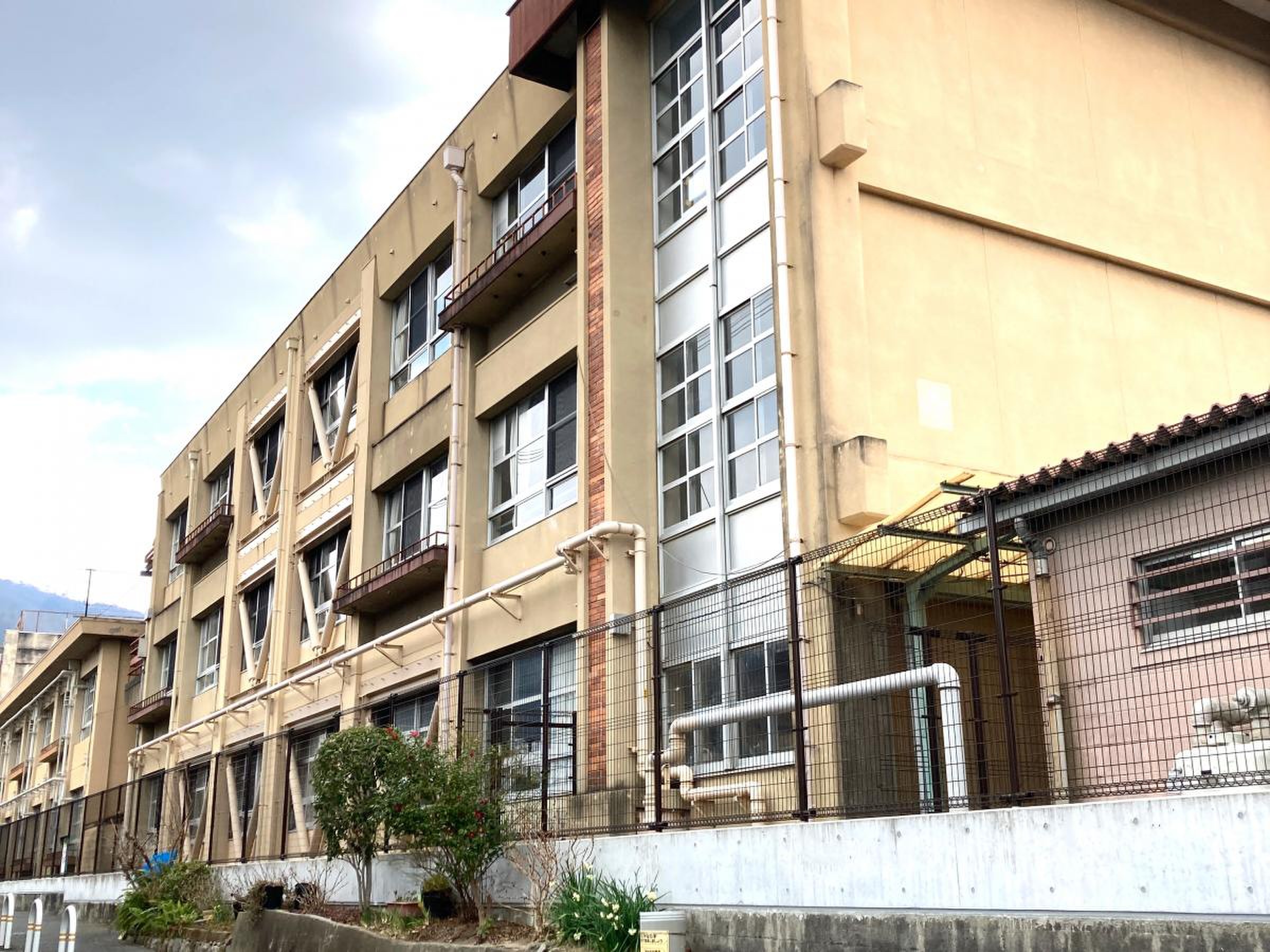 東 大阪 市立 石切 中学校
