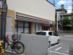 セブンイレブン　大阪中本5丁目店