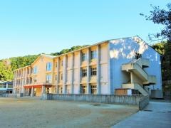 勝浦小学校