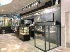 ＦＡＲＥＡＳＴ・ＢＡＺＡＡＲ　博多マルイ店