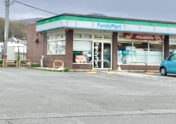 ファミリーマート 桜川本木店