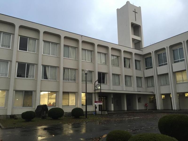 北陸学院大学正面です