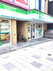 ファミリーマート　外苑南青山二丁目店