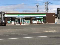ファミリーマート　新青森駅西口店