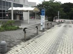 「大学会館前」バス停留所