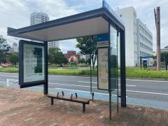 「市立中央図書館・文学館前」バス停留所