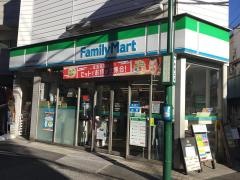 ファミリーマート　新宿中井駅前店
