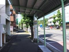 「日野小学校前」バス停留所