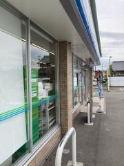 ファミリーマート　中川千音寺店