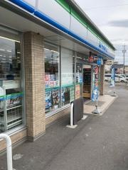ファミリーマート　中川千音寺店
