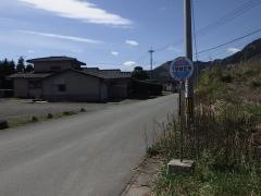 「下野踏切横」バス停留所