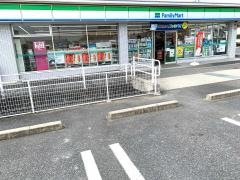 ファミリーマート　四日市三重団地店