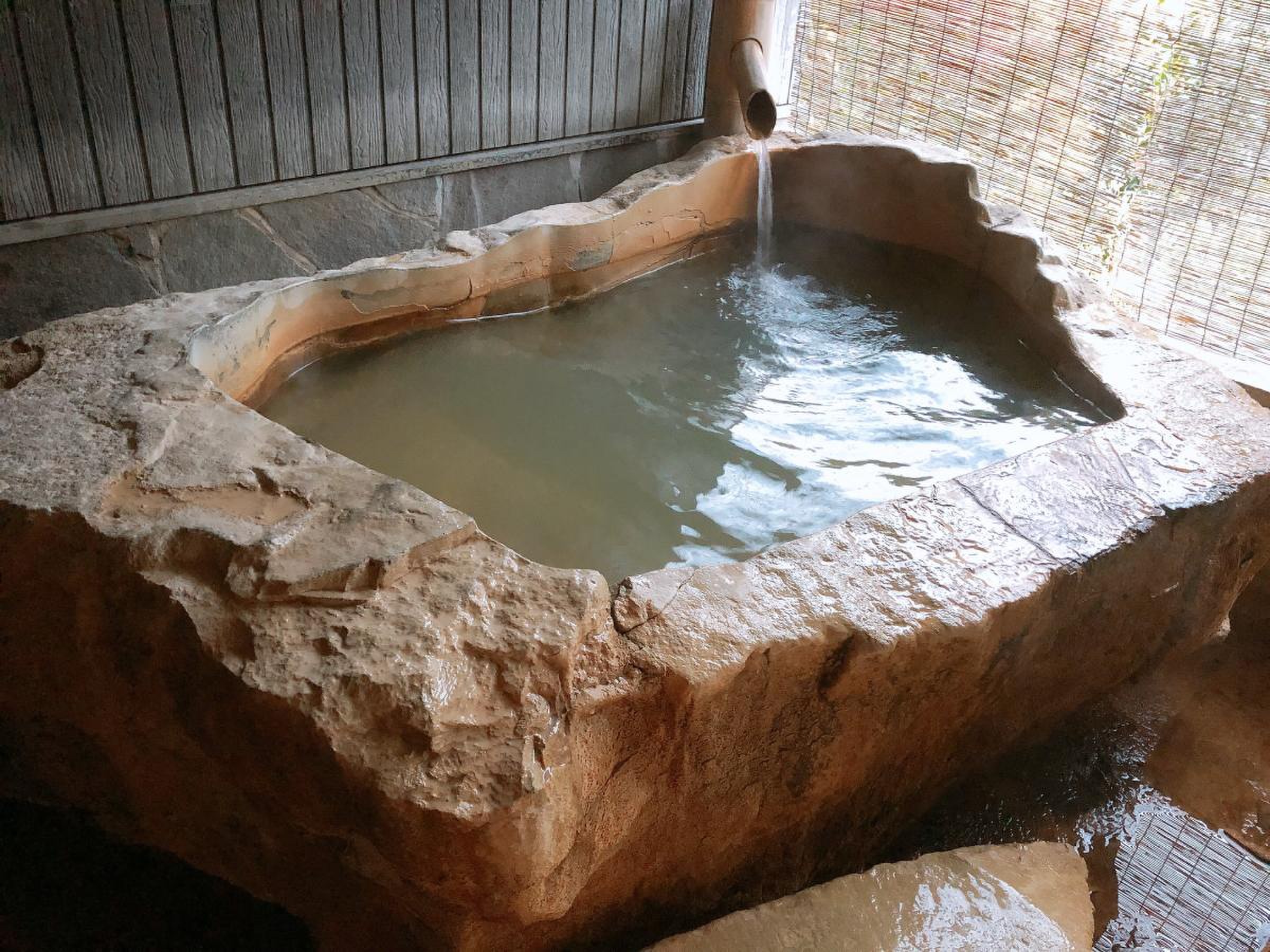 かれい 川 の 湯
