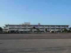 新里東小学校
