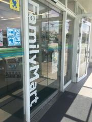 ファミリーマート　南風原山川店