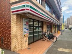 セブンイレブン　鶴見中央店