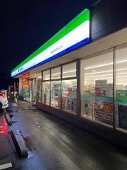 ファミリーマート　昭島田中町団地入口店