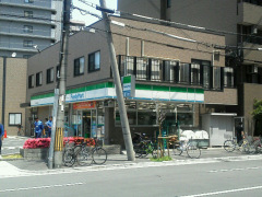 ファミリーマート　大阪回生病院前店