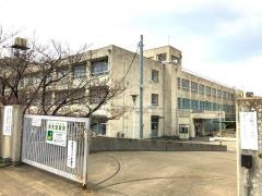 八田荘西小学校