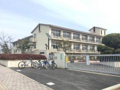 王寺南小学校