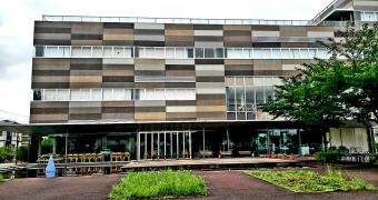 東都大学　深谷キャンパス１号館