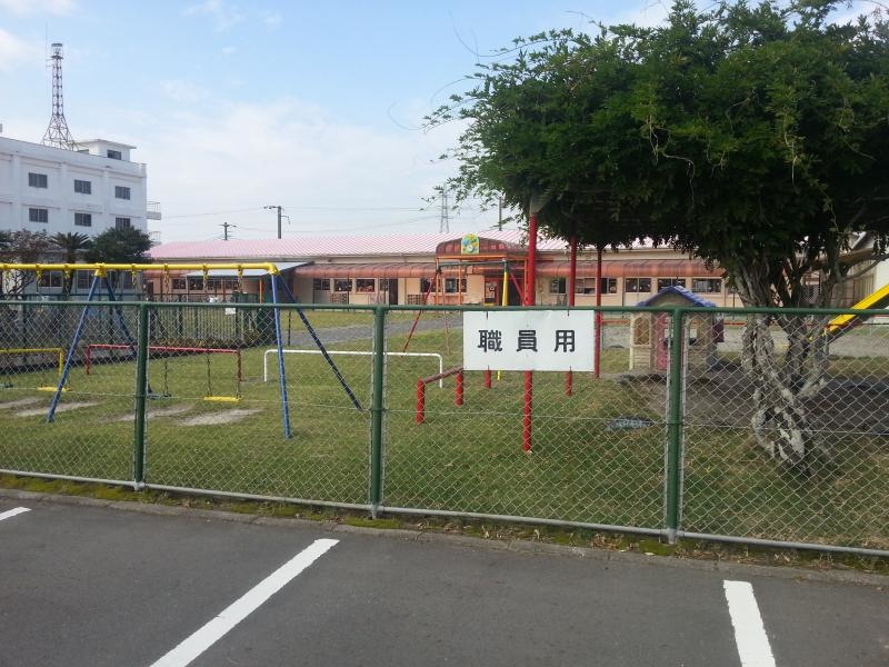 駐車場側から見た風景です。