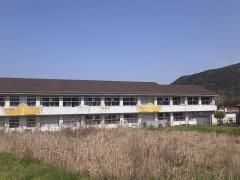 内日小学校