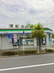 ファミリーマート　足立東和店