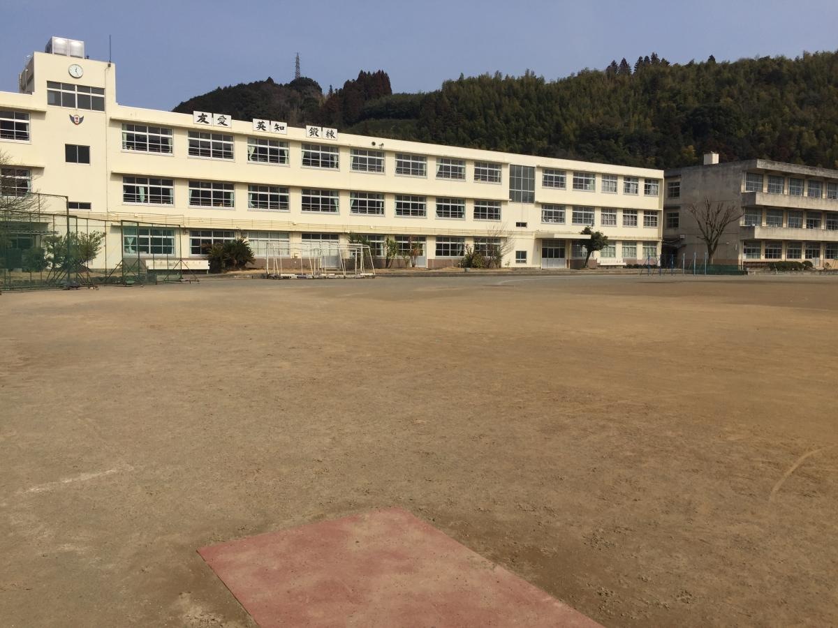 校庭