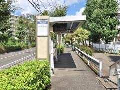 「本町住宅」バス停留所