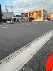 ファミリーマート　楽々園店