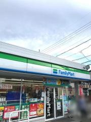 ファミリーマート　楠一丁目店