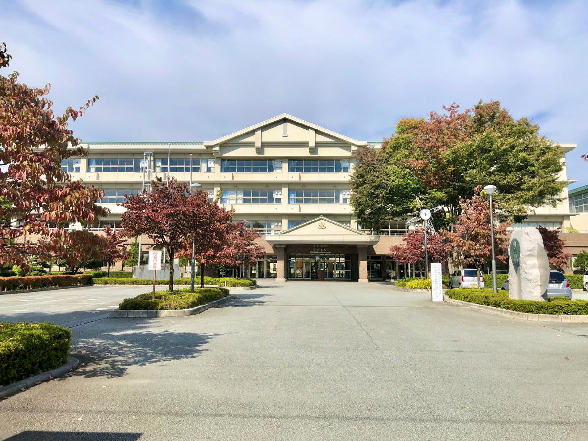 山梨 県立 韮崎 高等 学校