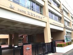 川崎市立東高津中学校