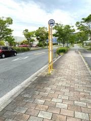 「せせらぎ公園前」バス停留所