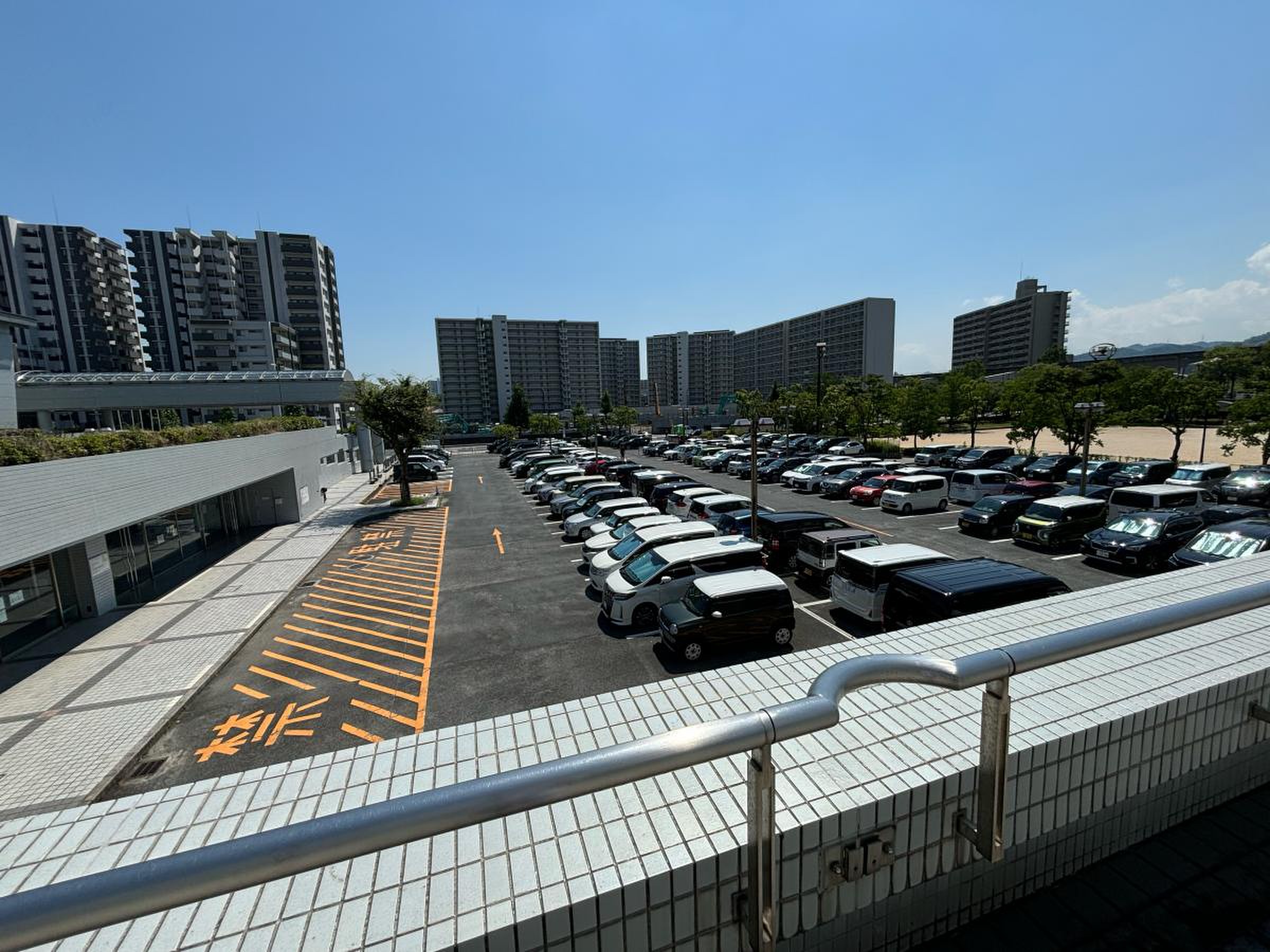 ビッグウェーブ 駐車場