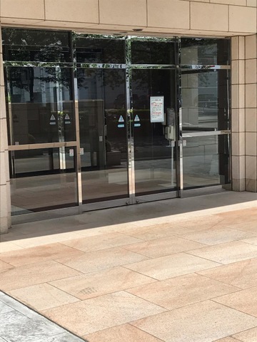 施設入口