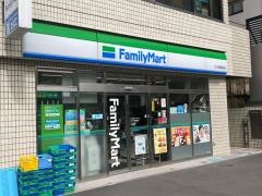ファミリーマート　乃木坂駅前店