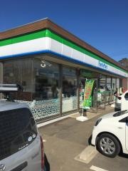 ファミリーマート　伊奈高岡店
