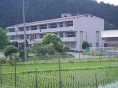 賀美小学校