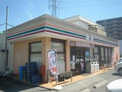 セブンイレブン　草加花栗北店