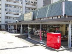 サンプラザ三原台店
