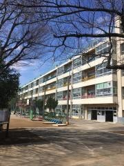 前川東小学校