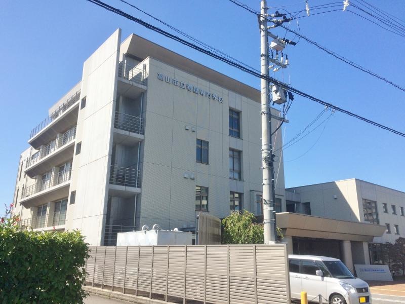 建物左斜め