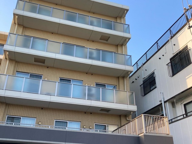 サニーライフ東糀谷の施設外観です。