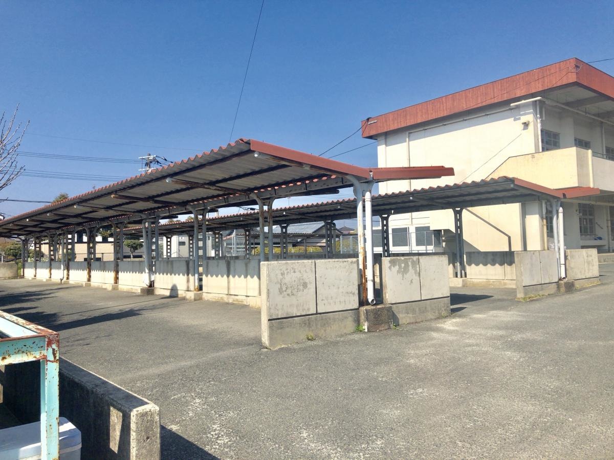 荒尾海陽中学校の施設外観です。