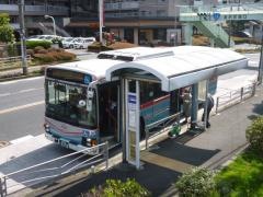 「谷津坂」バス停留所