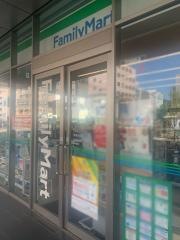 ファミリーマート　長崎出島店