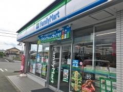 ファミリーマート　伊勢おばた店