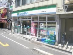 ファミリーマート　蕨駅東口店